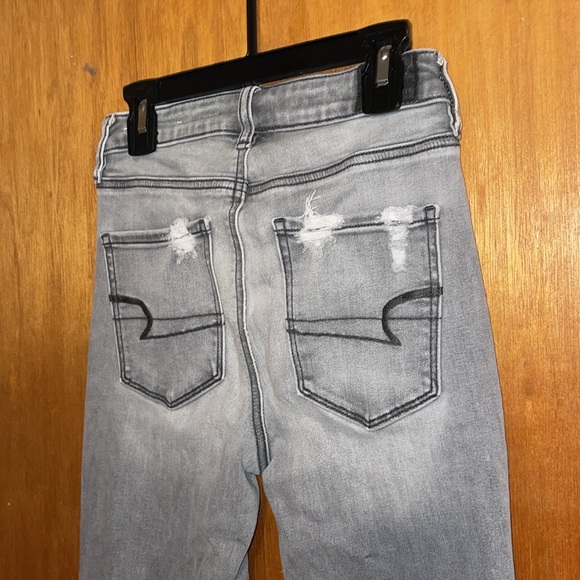 •AMERICAN EAGLE•LIGHT GRAY NE(X)T LEVEL STRETCH SUPER HIGH-RISE JEGGING SIZE 2 - Picture 8 of 11
